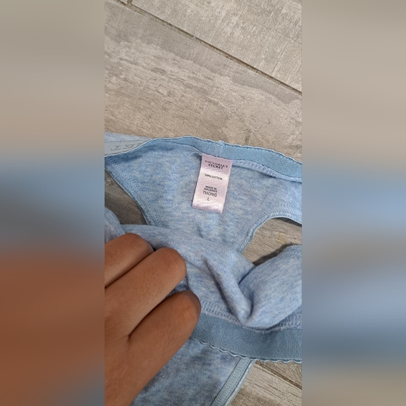 Victoria secret thong - Picture 3 of 3